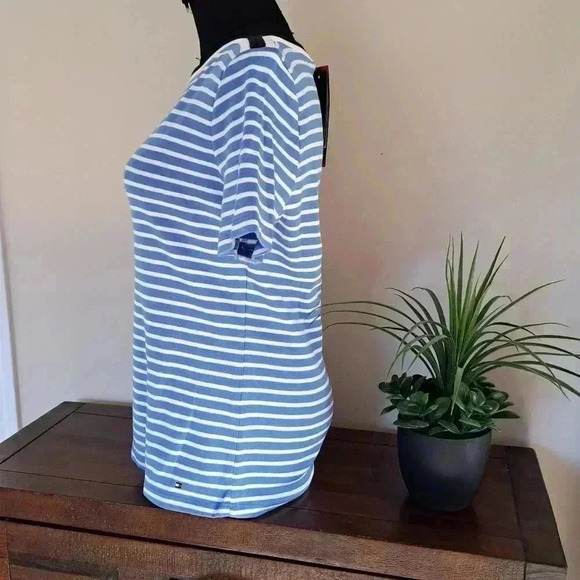 ❤ NWT Tommy Hilfiger Striped T-shirt Blue White Boatneck Tee Medium Short Sleeve - Picture 2 of 15